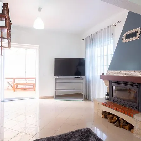 Solmar - Portuguese Style 4 Bedroom For 8 People - Private Pool - Table Tennis - Badmint 차르네카