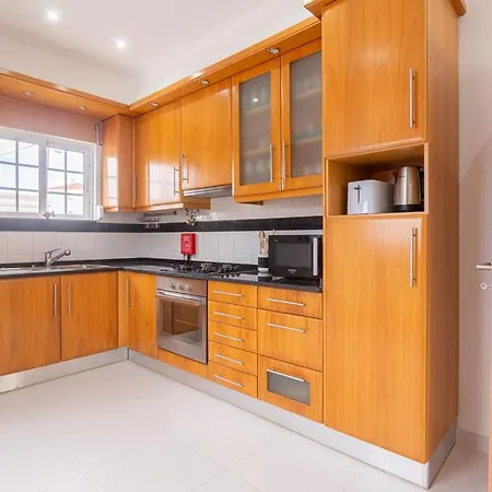 Solmar - Portuguese Style 4 Bedroom For 8 People - Private Pool - Table Tennis - Badmint 빌라 차르네카