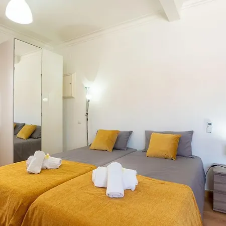 Solmar - Portuguese Style 4 Bedroom For 8 People - Private Pool - Table Tennis - Badmint 빌라 *