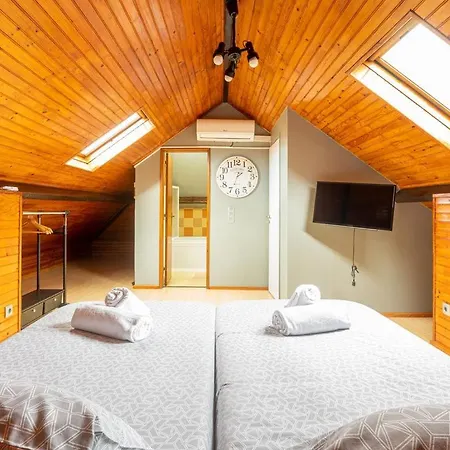 Solmar - Portuguese Style 4 Bedroom For 8 People - Private Pool - Table Tennis - Badmint 빌라 차르네카